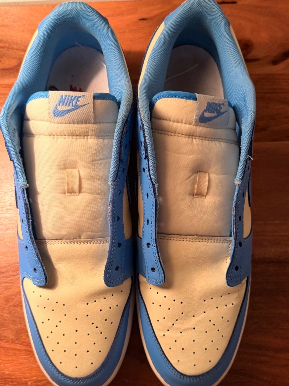 white and blue nike dunks